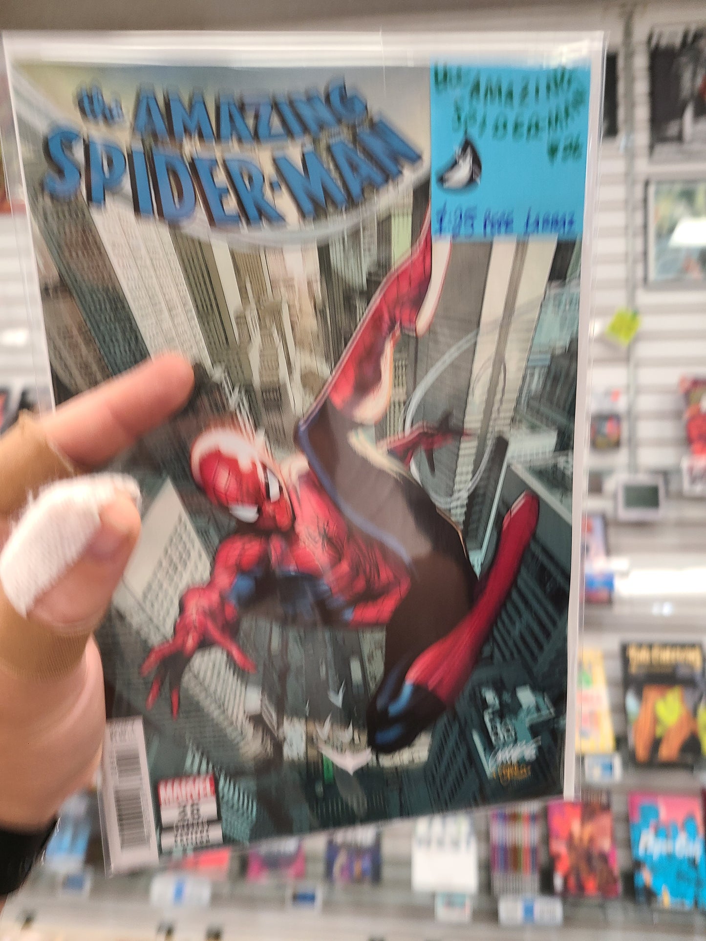 AMAZING SPIDER-MAN #26 1:25 BY PEPE LARRAZ
